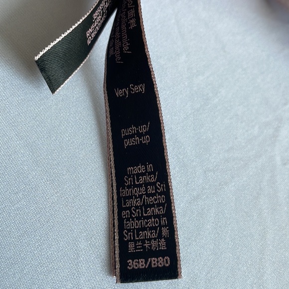 Victoria’s Secret Very Sexy Push Up Bra 36B - Picture 9 of 10